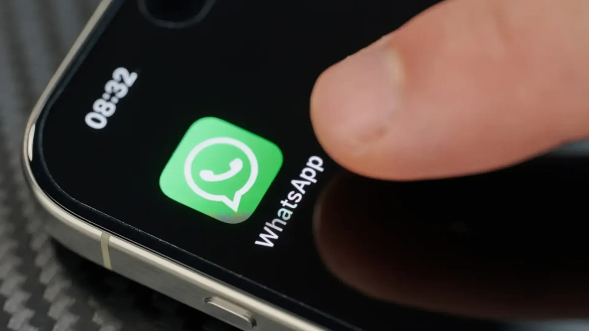 WhatsApp: Outages, Restrictions & Privacy