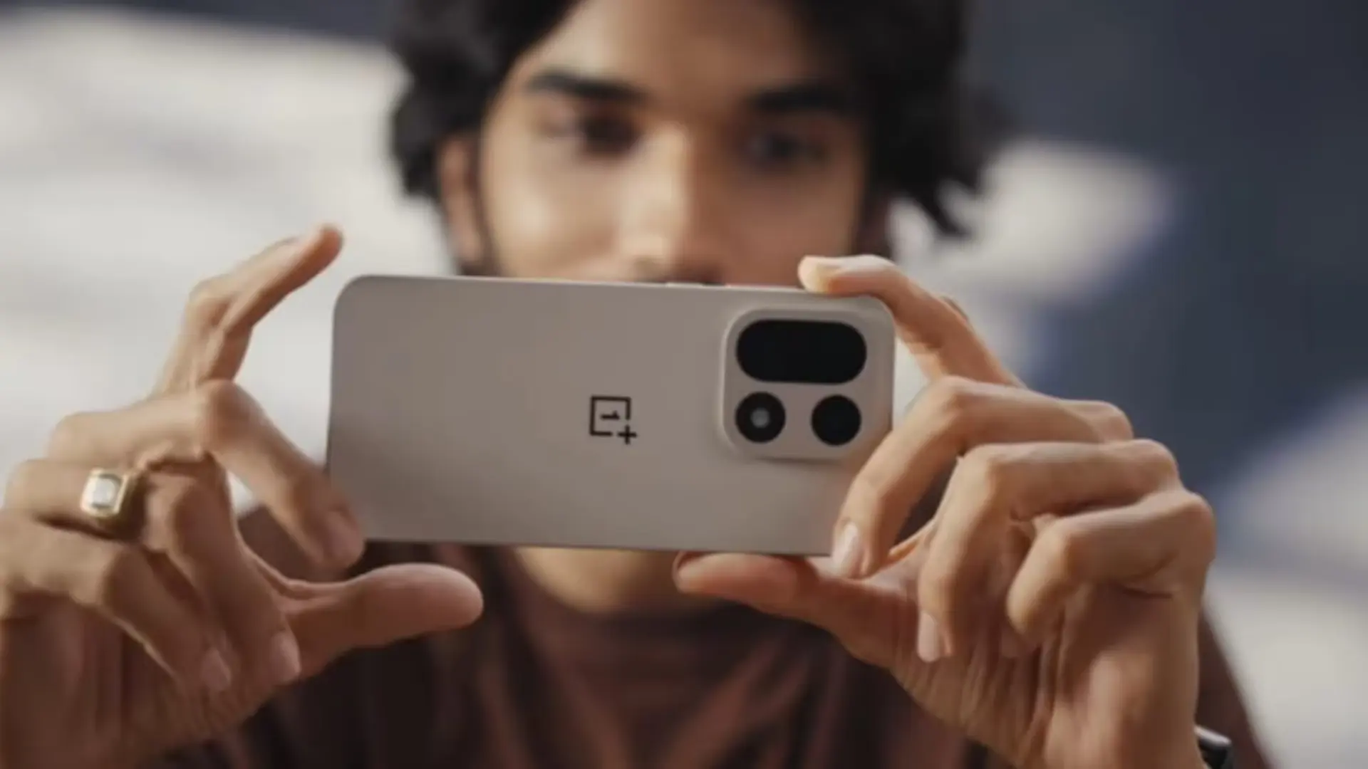 OnePlus 15 Review: Battery & Performance, U.S. Launch