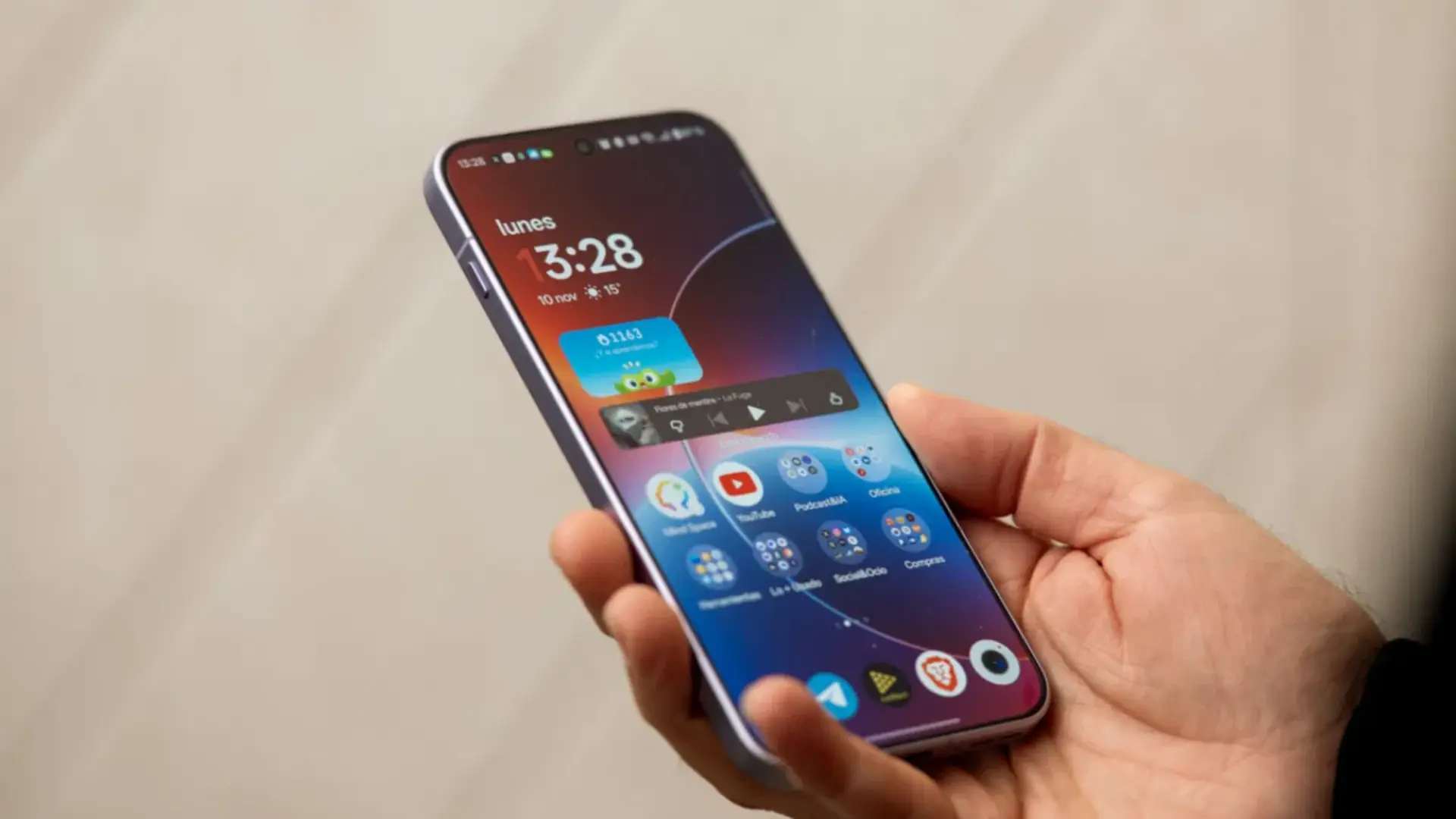 OnePlus 15 Review: Battery & Performance, U.S. Launch